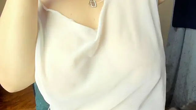 Snapshot of angela_suaza chatting on November 27, 2025, 2:23 am angela suaza online show from November 27, 2025, 2:23 am