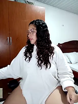 Snapshot of Ivy_horse_ chatting on December 18, 2025, 1:33 am Ivy horse online show from December 18, 2025, 1:33 am