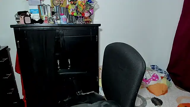 Snapshot of Ivy_horse_ chatting on January 16, 2026, 2:48 am Ivy horse online show from January 16, 2026, 2:48 am