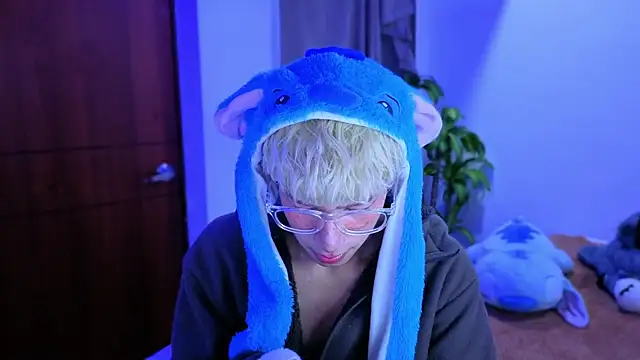 taichi bluy online show from November 21, 2025, 6:23 am