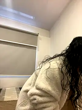 MonicaSalvatore online show from November 21, 2025, 9:36 pm