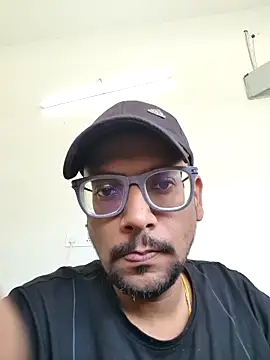 indoreboy1 online show from October 3, 2025, 5:42 am