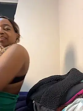 iriebusty online show from April 7, 2026, 1:51 am