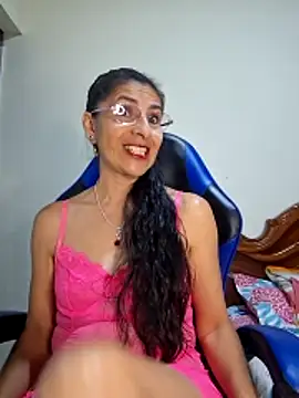 Natasha 50 online show from April 8, 2026, 1:07 am