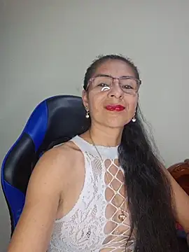 Snapshot of Natasha_50 chatting on December 15, 2025, 10:15 pm Natasha 50 online show from December 15, 2025, 10:15 pm