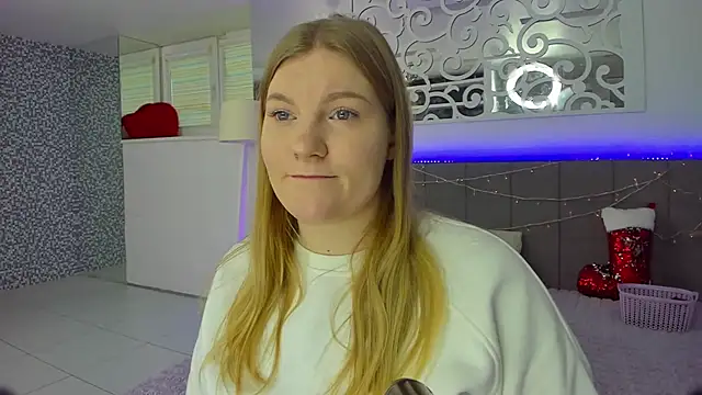 Snapshot of AshleyJoness chatting on December 16, 2025, 6:17 am AshleyJoness online show from December 16, 2025, 6:17 am