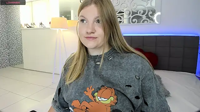 Snapshot of AshleyJoness chatting on September 22, 2025, 5:02 am AshleyJoness online show from September 22, 2025, 5:02 am