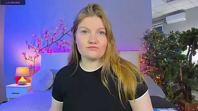 Snapshot of AshleyJoness chatting on May 18, 2026, 5:02 am AshleyJoness online show from May 18, 2026, 5:02 am
