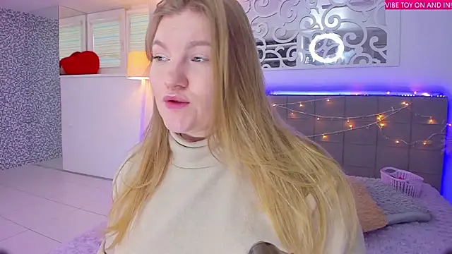 Snapshot of AshleyJoness chatting on December 15, 2025, 6:19 am AshleyJoness online show from December 15, 2025, 6:19 am