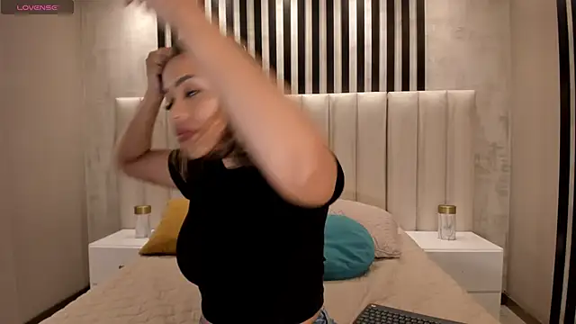 Snapshot of LiamCarterX chatting on May 1, 2026, 12:21 pm LiamCarterX online show from May 1, 2026, 12:21 pm