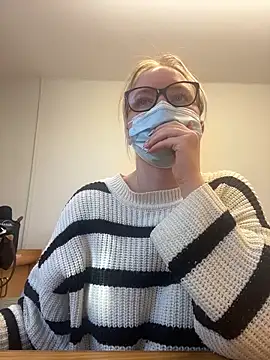 hazel wood21 online show from March 6, 2026, 1:06 pm