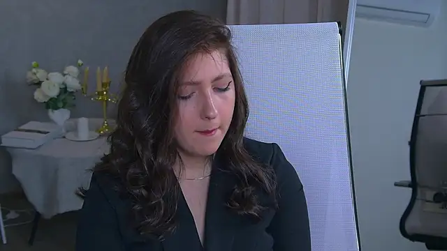 Mary Miiller online show from November 11, 2025, 9:59 am