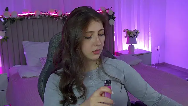 Mary Miiller online show from December 19, 2025, 10:39 am