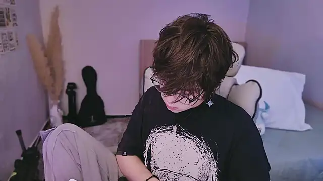 Snapshot of PaulTexx chatting on March 18, 2026, 10:32 pm PaulTexx online show from March 18, 2026, 10:32 pm