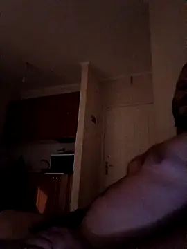 Snapshot of Makis09 chatting on September 13, 2025, 11:05 pm Makis09 online show from September 13, 2025, 11:05 pm