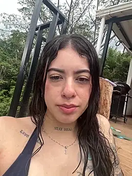 Snapshot of Alice_Vixen chatting on May 30, 2026, 3:28 pm Alice Vixen online show from May 30, 2026, 3:28 pm