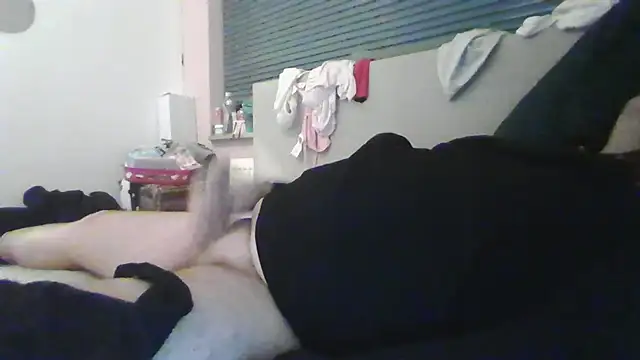 Snapshot of JasperGeil chatting on November 27, 2025, 12:00 am JasperGeil online show from November 27, 2025, 12:00 am
