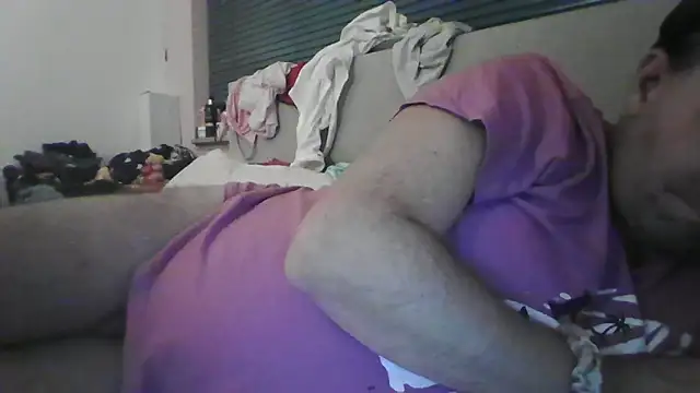 Snapshot of JasperGeil chatting on November 10, 2025, 10:37 pm JasperGeil online show from November 10, 2025, 10:37 pm