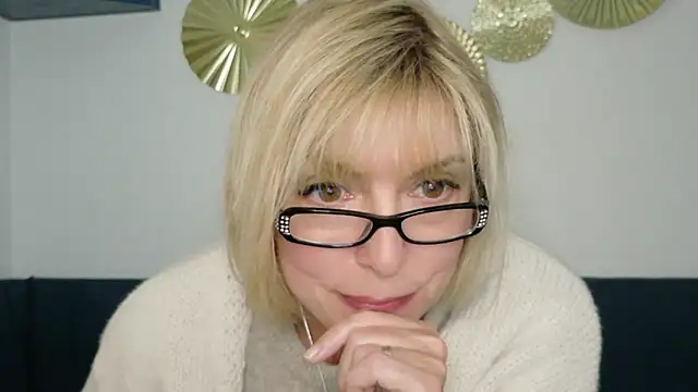 ClassyNAWTYBritMILF online show from November 7, 2025, 5:28 pm