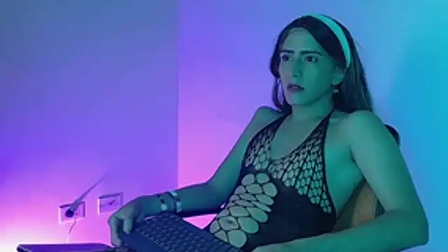 everly monroe online show from October 22, 2025, 1:49 am