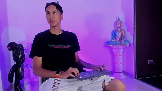 Snapshot of CamiiloRivera chatting on September 23, 2025, 1:23 am CamiiloRivera online show from September 23, 2025, 1:23 am