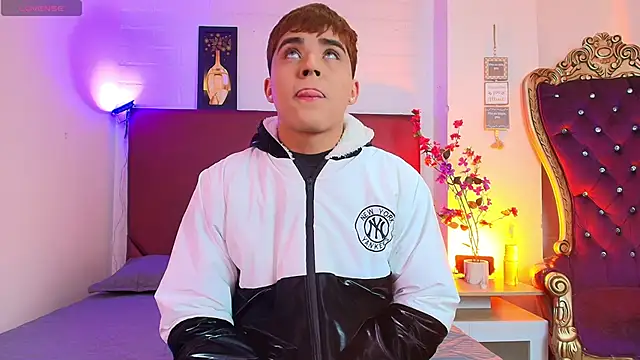 Lucass love online show from April 18, 2026, 1:02 pm