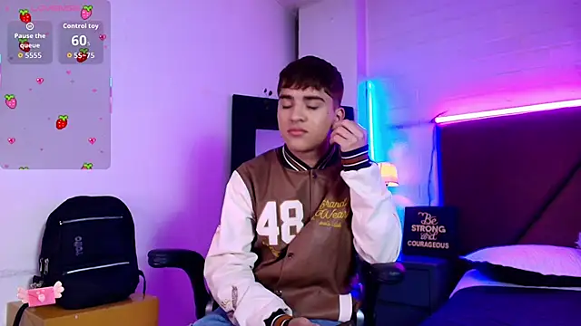 Snapshot of Lucass_love chatting on February 10, 2026, 12:48 pm Lucass love online show from February 10, 2026, 12:48 pm