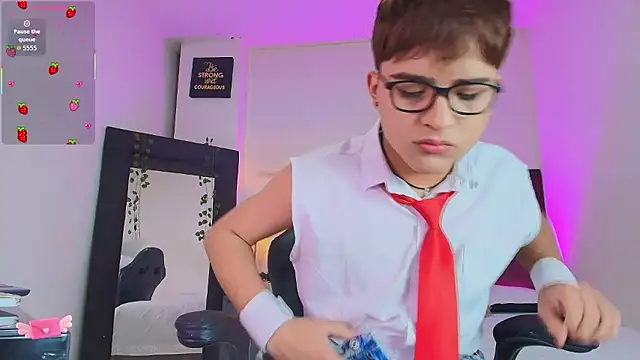 Snapshot of Lucass_love chatting on January 15, 2026, 1:36 pm Lucass love online show from January 15, 2026, 1:36 pm