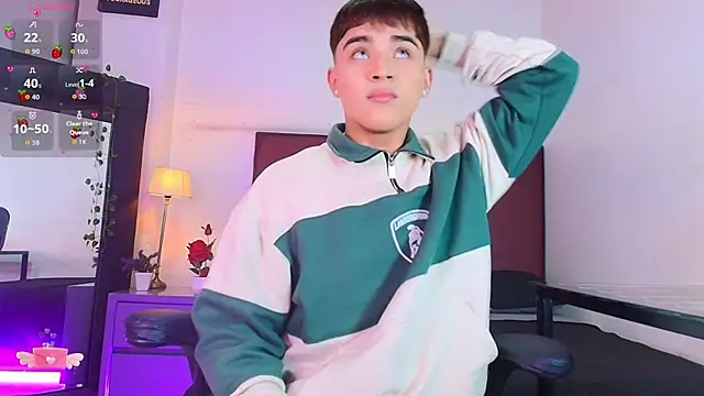 Snapshot of Lucass_love chatting on December 4, 2025, 12:59 pm Lucass love online show from December 4, 2025, 12:59 pm