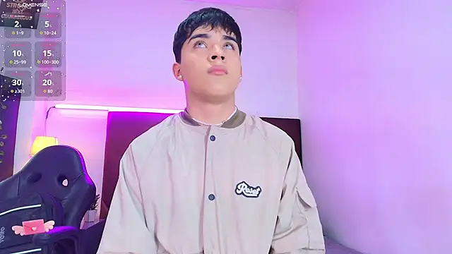 Snapshot of Lucass_love chatting on November 19, 2025, 4:18 pm Lucass love online show from November 19, 2025, 4:18 pm