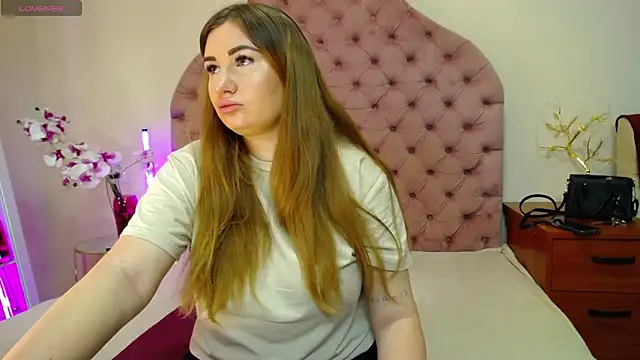 Snapshot of _Agata_ chatting on May 10, 2026, 6:17 am Agata online show from May 10, 2026, 6:17 am