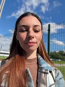 Amelie Crosby online show from June 14, 2026, 1:34 pm