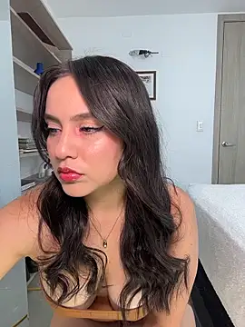 lunatorch online show from April 23, 2026, 7:48 pm