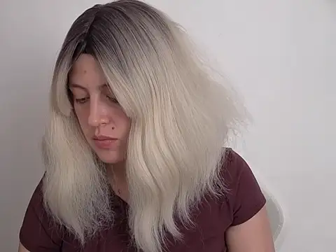 francescaasmith online show from March 25, 2026, 7:02 pm