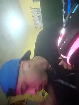 Snapshot of Veww1313 chatting on October 15, 2025, 12:02 pm Veww1313 online show from October 15, 2025, 12:02 pm