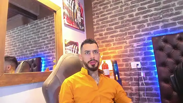 VinzenzRizzo online show from September 17, 2025, 4:25 am