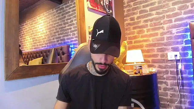 VinzenzRizzo online show from September 10, 2025, 4:33 am