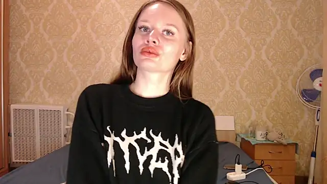 Kitkaat00 online show from April 14, 2026, 10:42 am