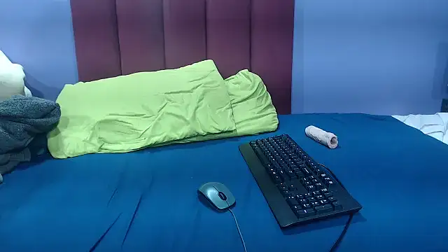 Snapshot of NaughtyChubbyZoe chatting on September 28, 2025, 6:59 pm NaughtyChubbyZoe online show from September 28, 2025, 6:59 pm