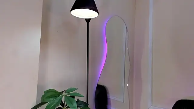 dulce fiore07 online show from December 3, 2025, 12:26 pm