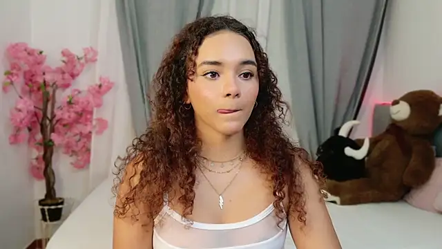 Snapshot of Taylor_Tina chatting on September 30, 2025, 6:47 pm Taylor Tina online show from September 30, 2025, 6:47 pm