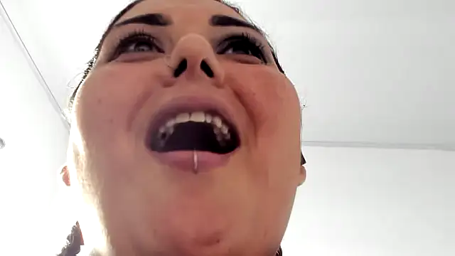 AndreaKinky online show from October 28, 2025, 8:41 pm