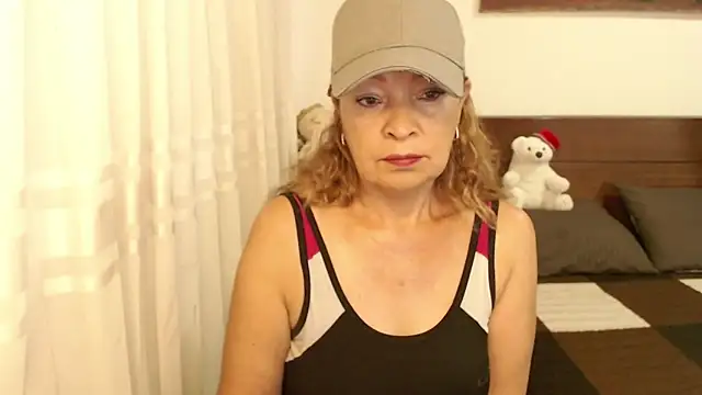 mariansweet  online show from November 25, 2025, 9:48 pm