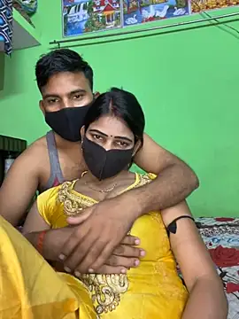 SEXY-SIMI-BHABI online show from November 5, 2025, 8:39 am