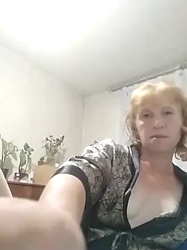 Flower2931 online show from June 11, 2026, 7:44 pm
