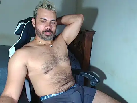 Snapshot of max_love255 chatting on January 17, 2026, 1:04 pm max love255 online show from January 17, 2026, 1:04 pm