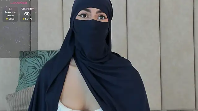 Snapshot of _Zahiira_ chatting on December 3, 2025, 12:04 pm Zahiira online show from December 3, 2025, 12:04 pm