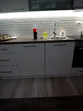 Snapshot of BigAssMom_ chatting on March 6, 2026, 10:27 pm BigAssMom online show from March 6, 2026, 10:27 pm