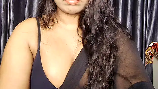 Webrowncouple online show from February 3, 2026, 7:19 pm