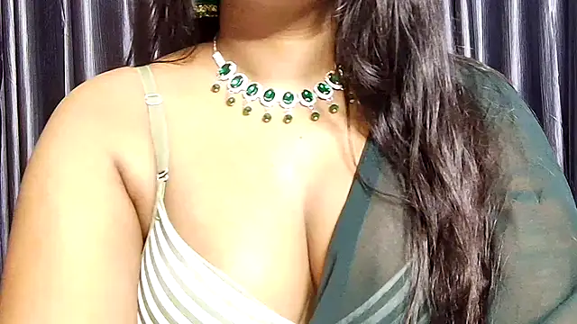 Snapshot of Webrowncouple chatting on November 20, 2025, 3:45 pm Webrowncouple online show from November 20, 2025, 3:45 pm